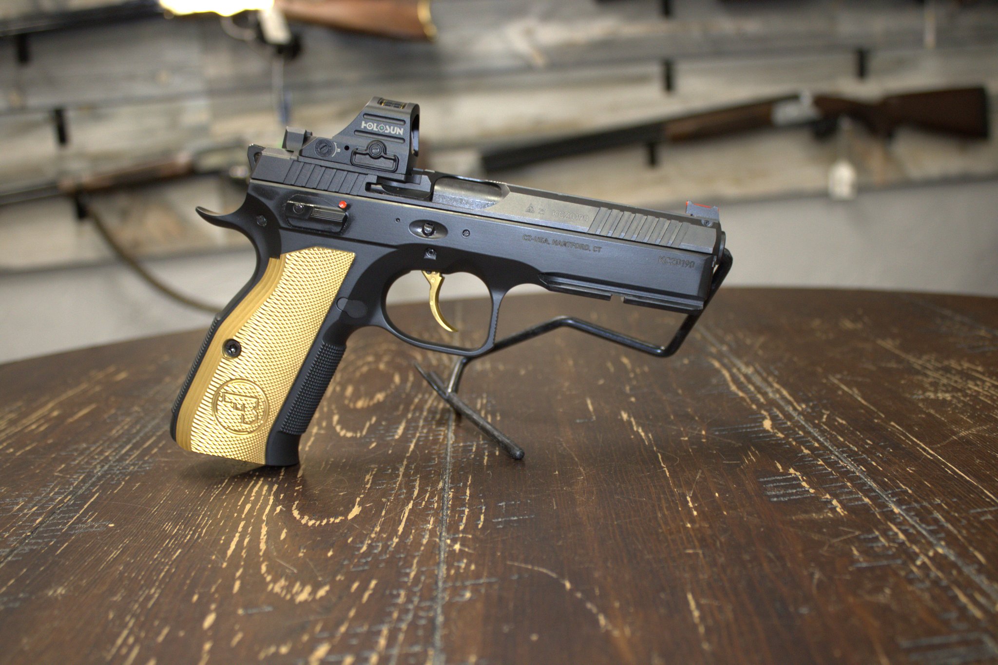 CZ SHADOW 2 GOLD DIGGER 9mm luger (9x19 para)