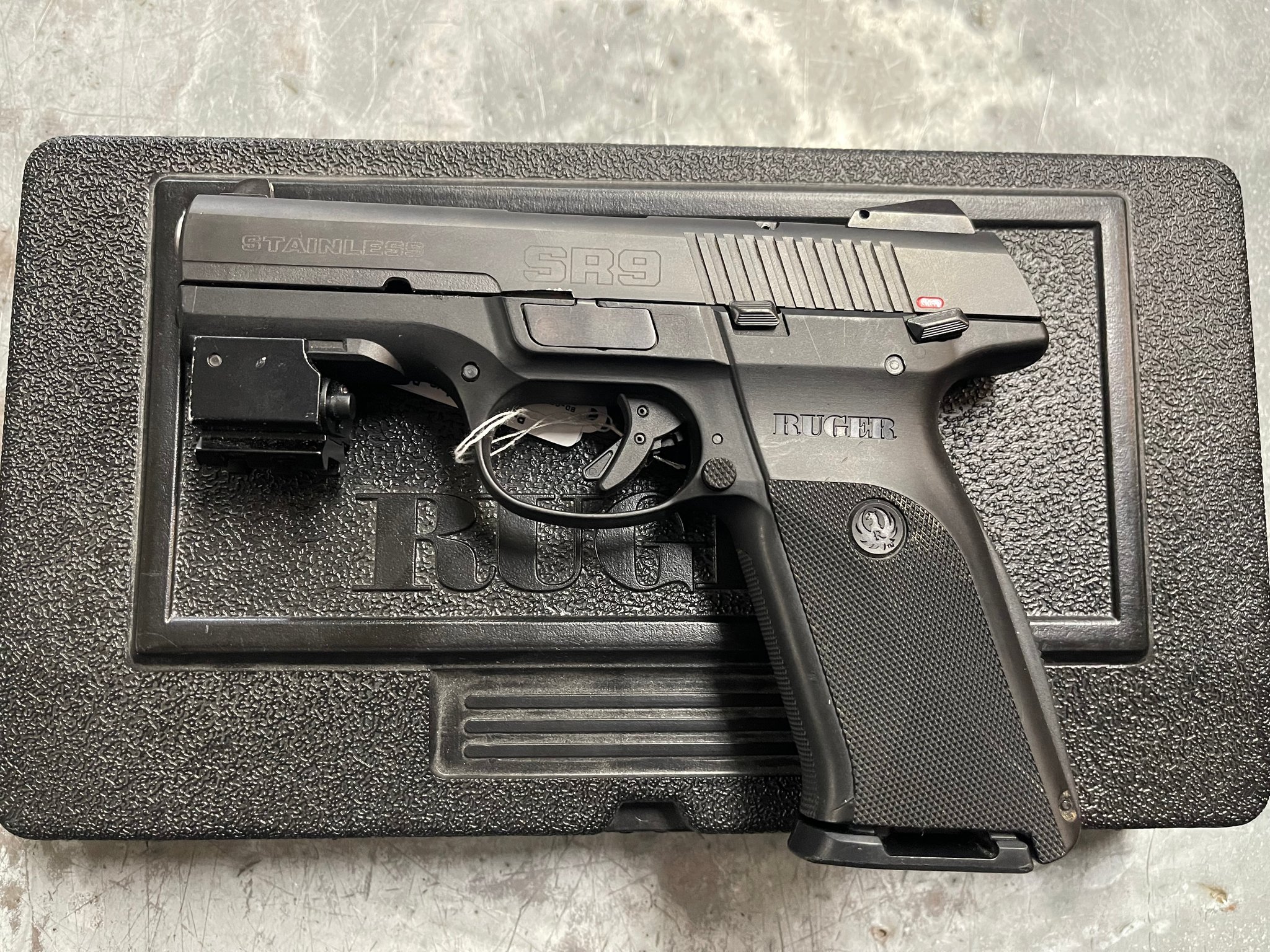 RUGER SR9 9mm luger (9x19 para)