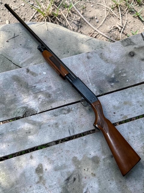 ITHACA GUN COMPANY MODEL 37 FEATHERLIGHT
