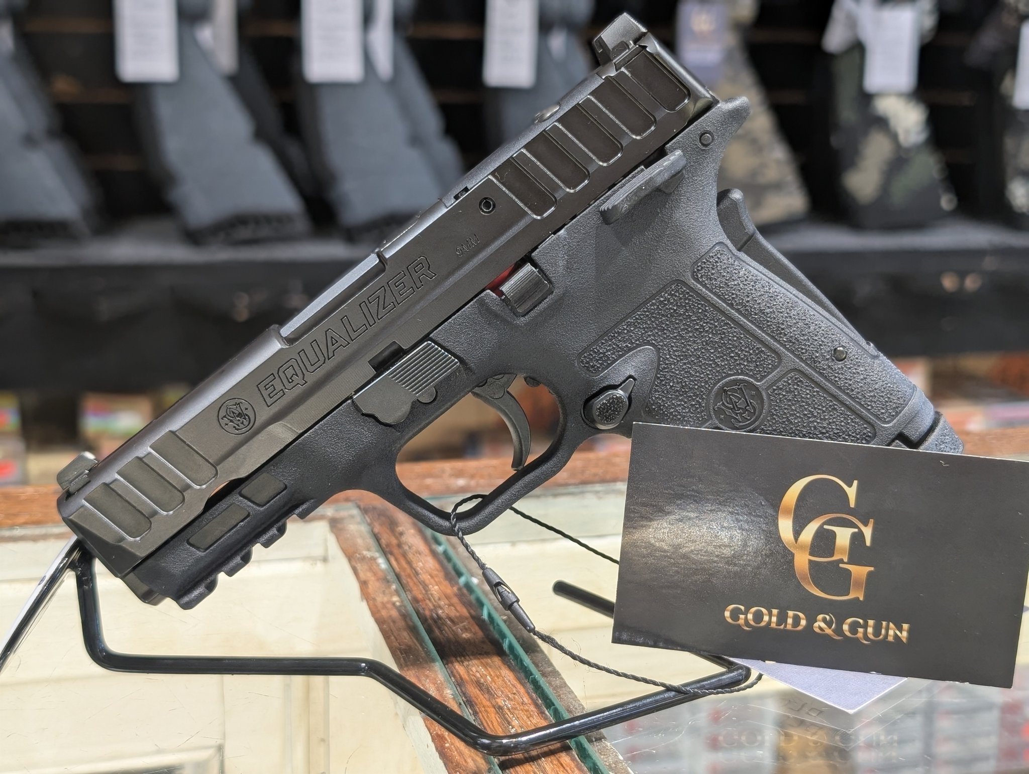 SMITH & WESSON EQUALIZER