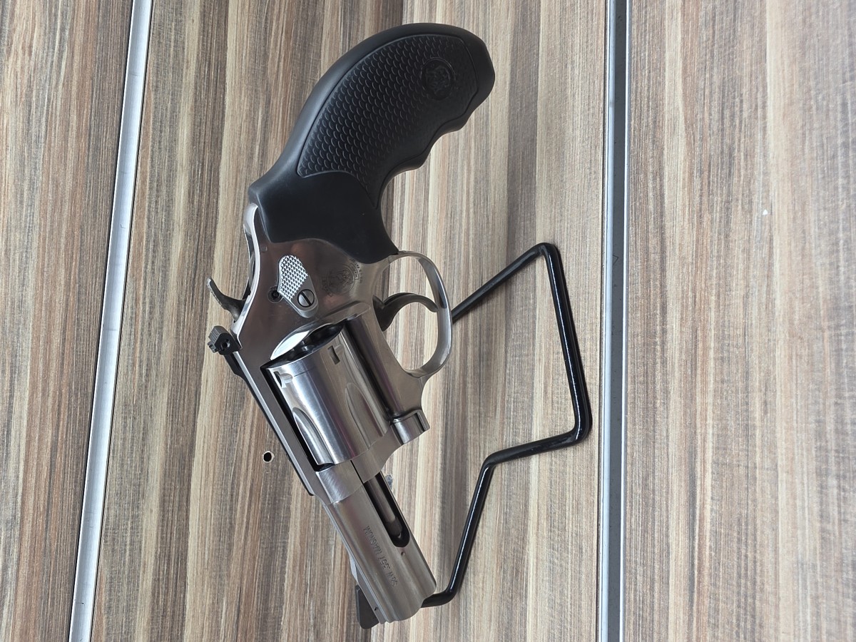 SMITH & WESSON 60