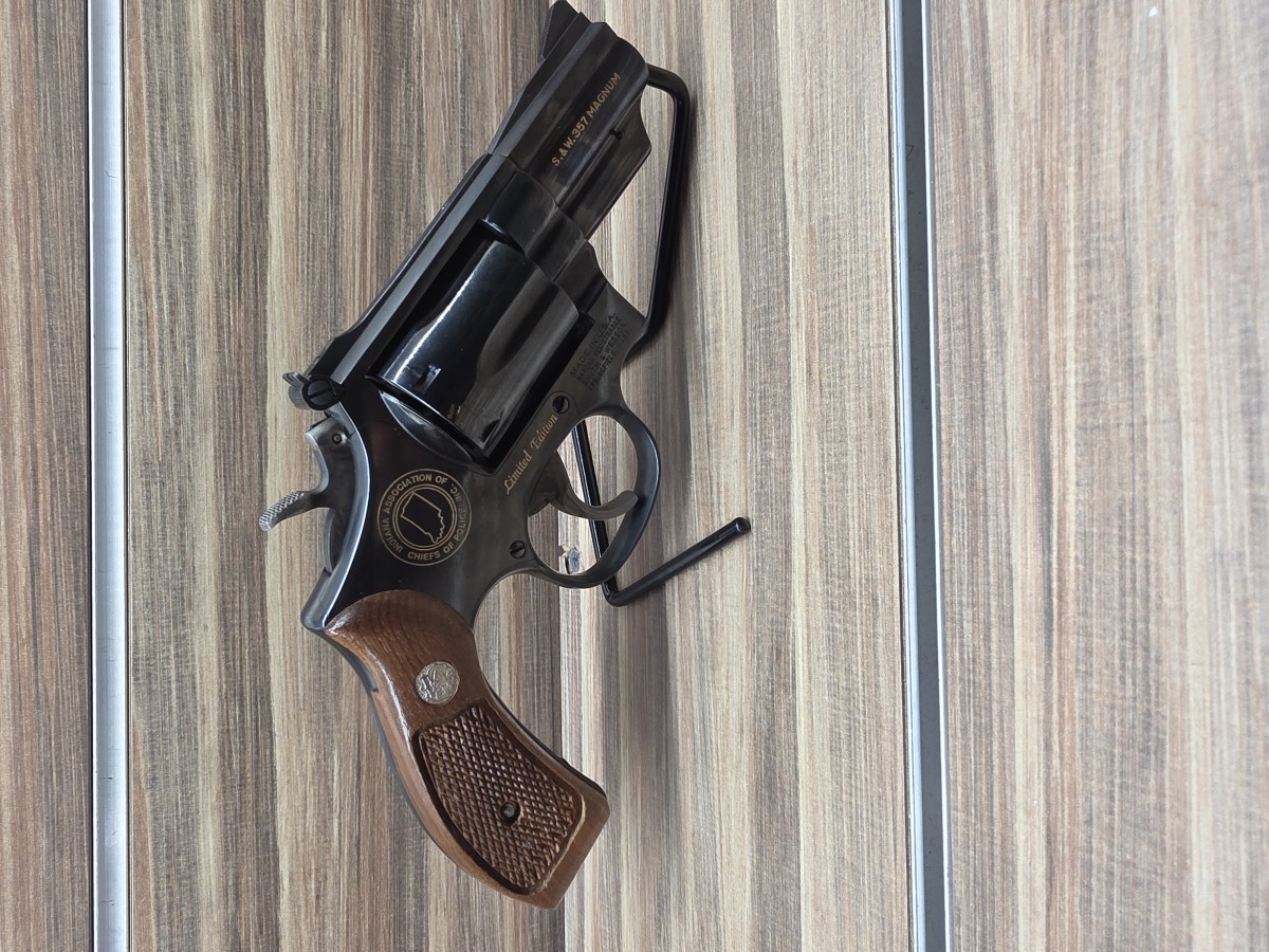 SMITH & WESSON 19-5