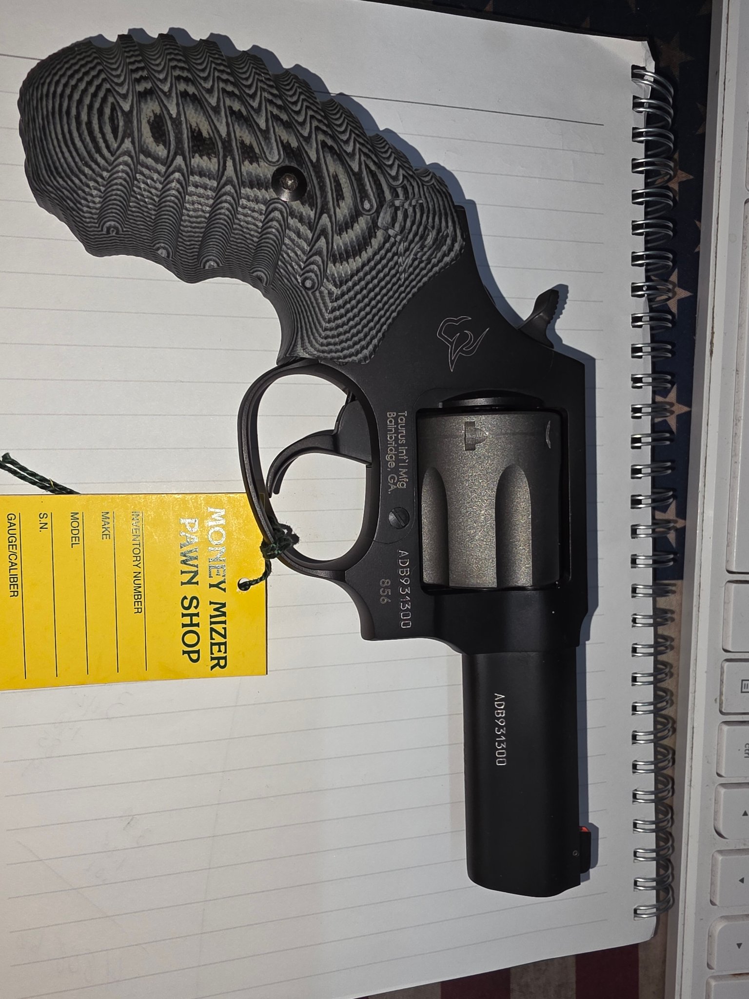 TAURUS 856