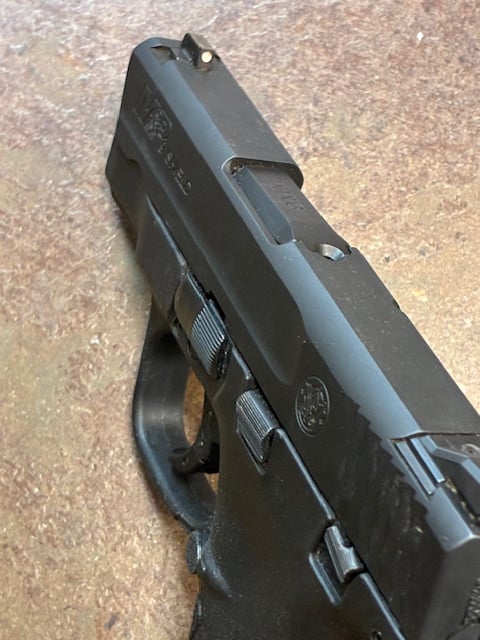 SMITH & WESSON M&P9 SHIELD