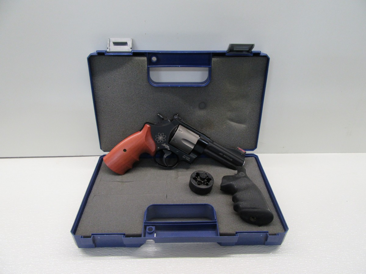 SMITH & WESSON 329PD