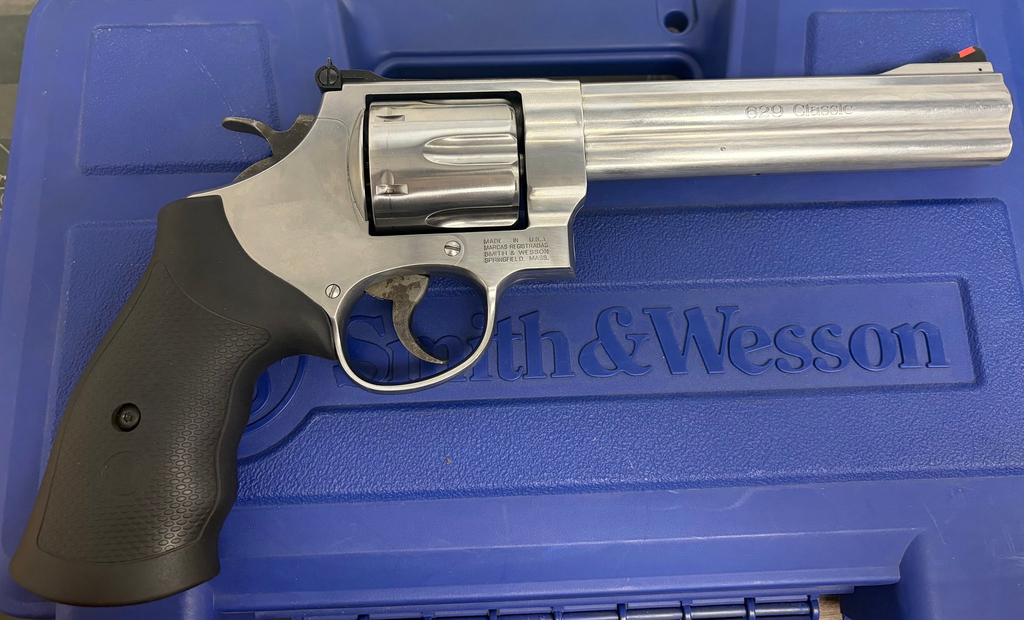 SMITH & WESSON 629 CLASSIC