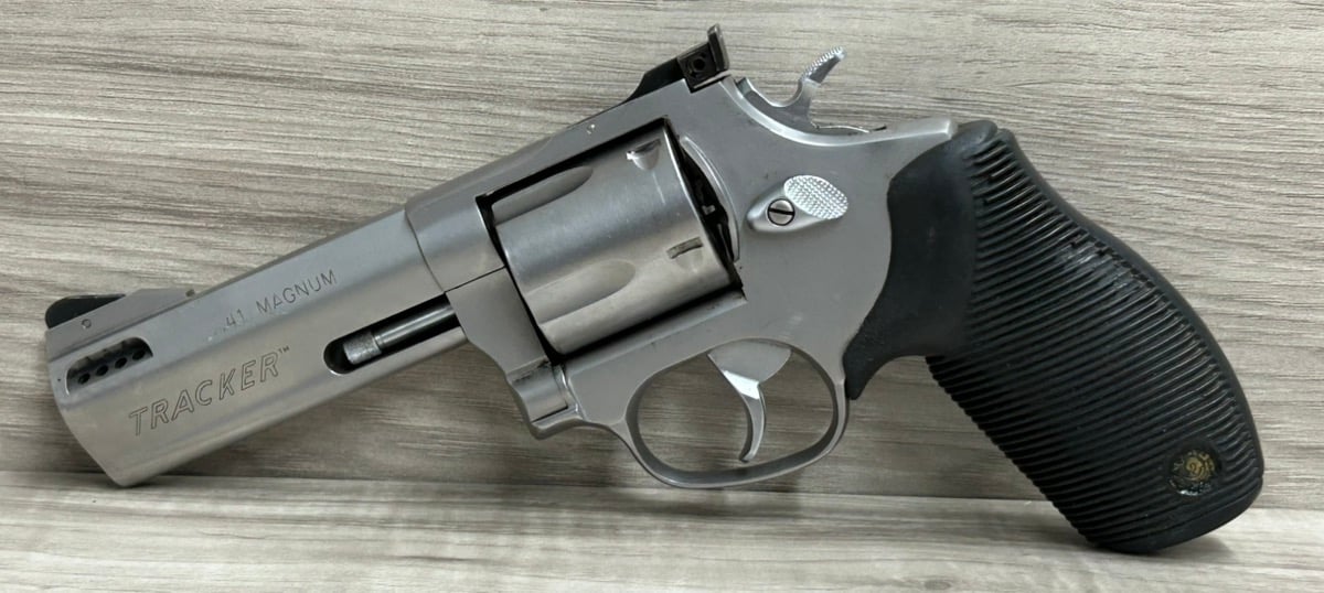 TAURUS TRACKER M425 STAINELSS