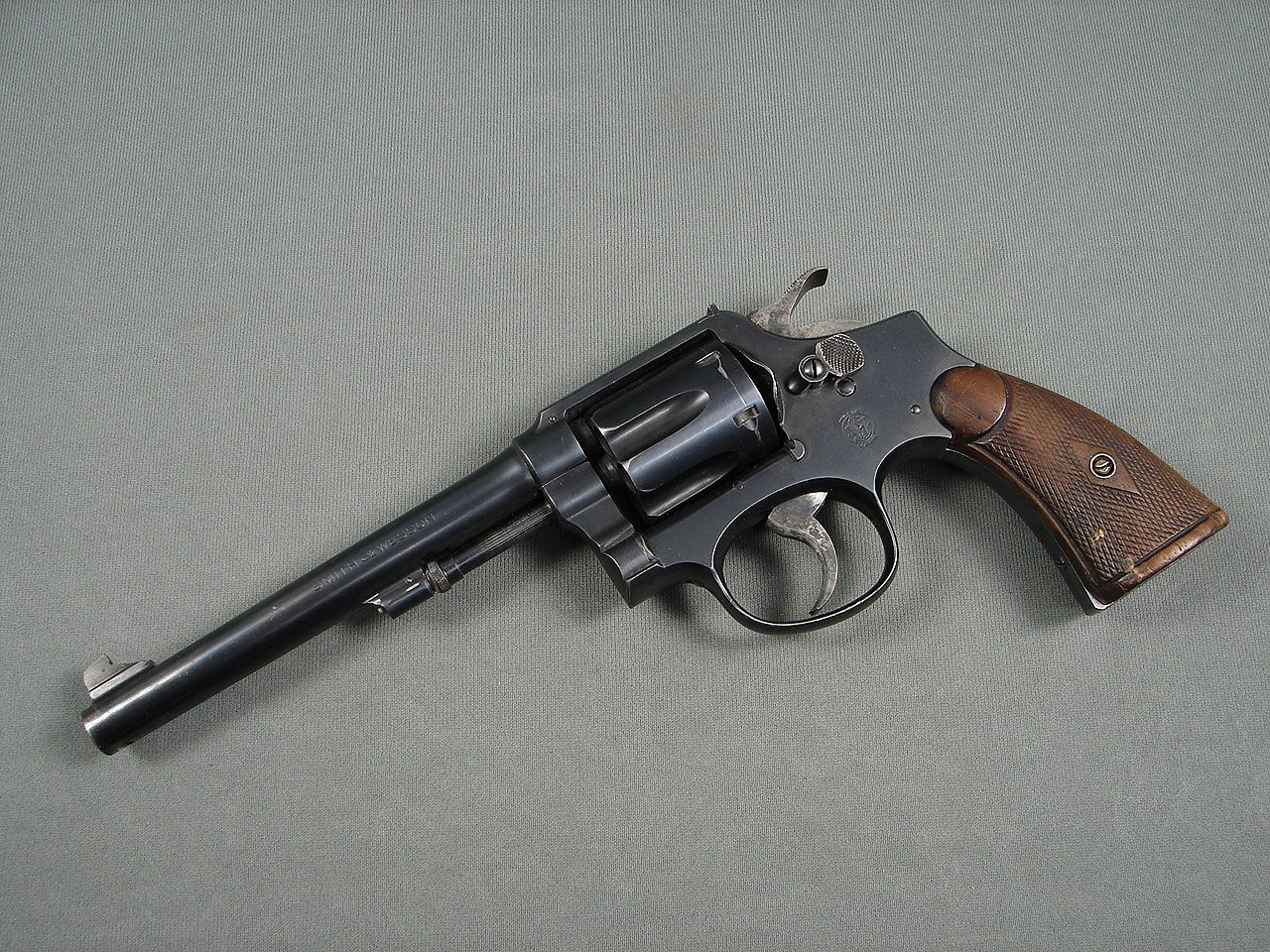 SMITH & WESSON HE TARGET