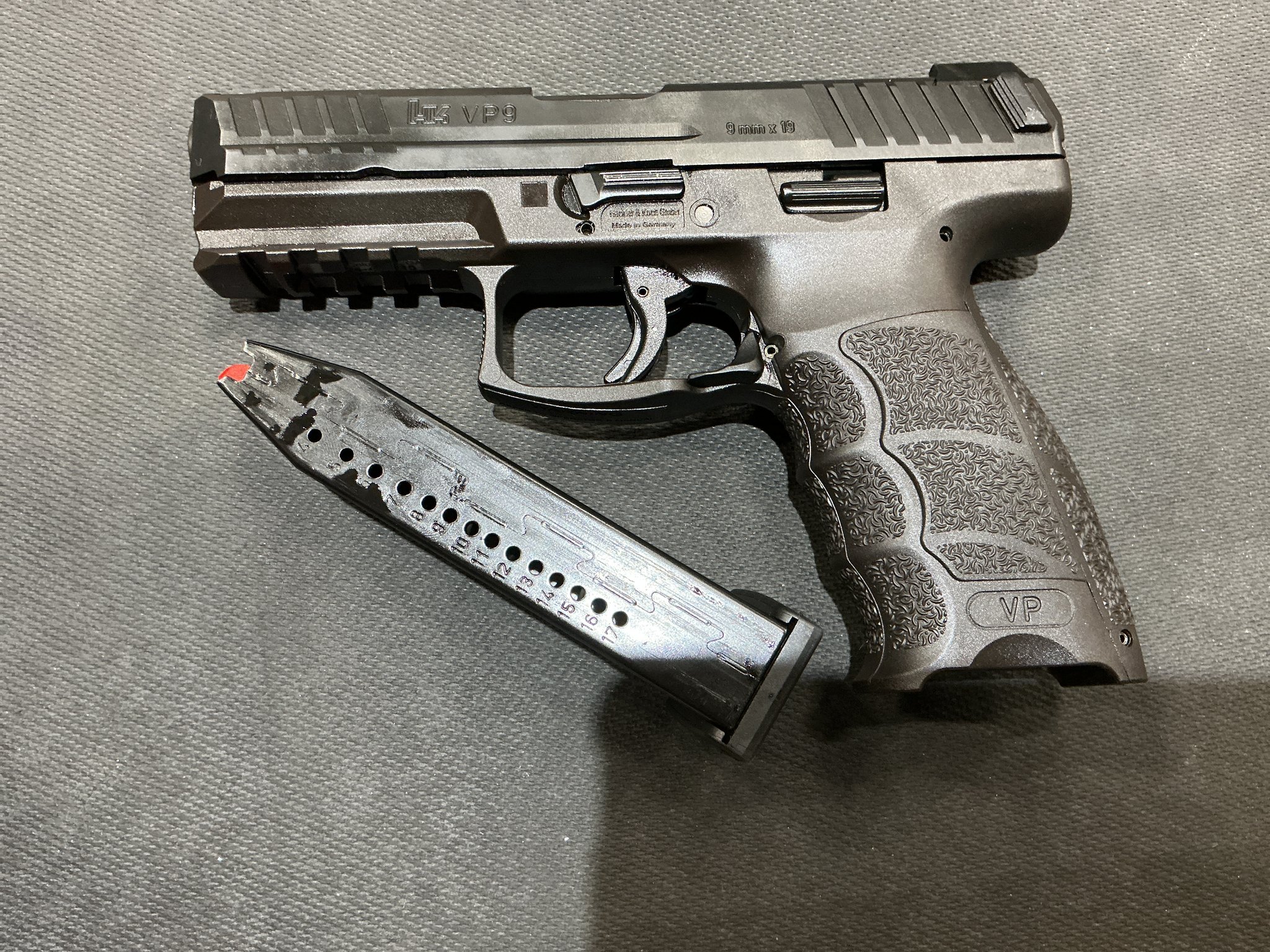 HECKLER & KOCH VP9