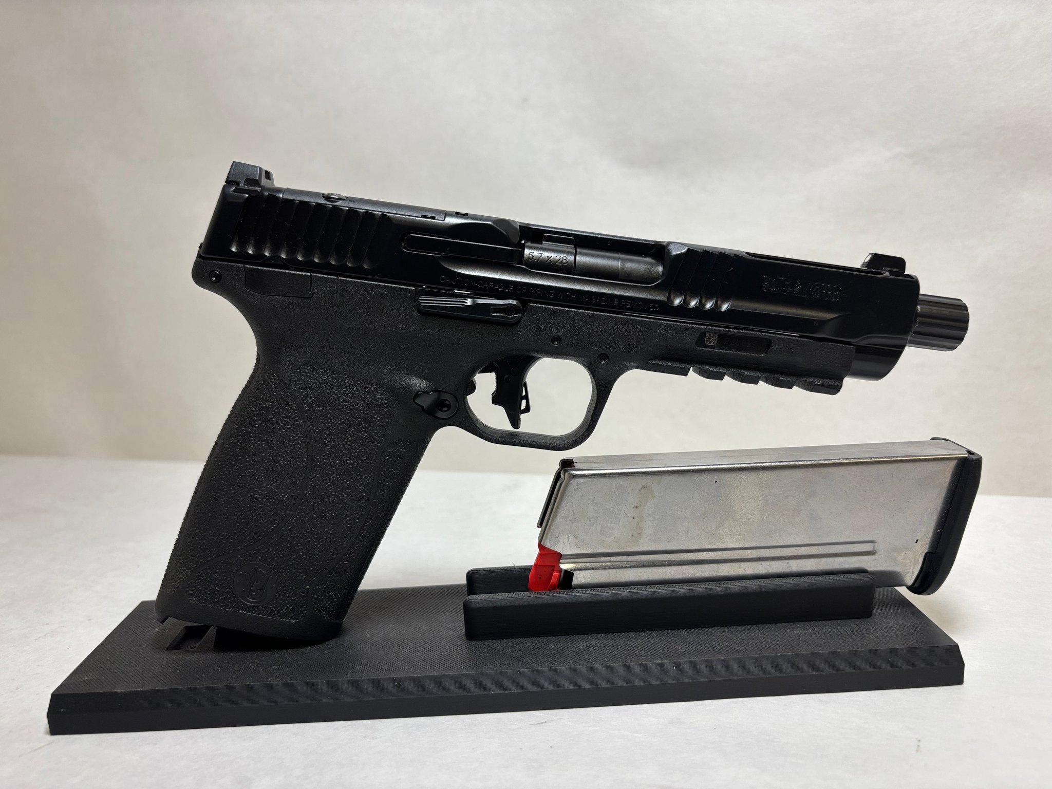 SMITH & WESSON M&P 5.7 NO MANUAL SAFETY
