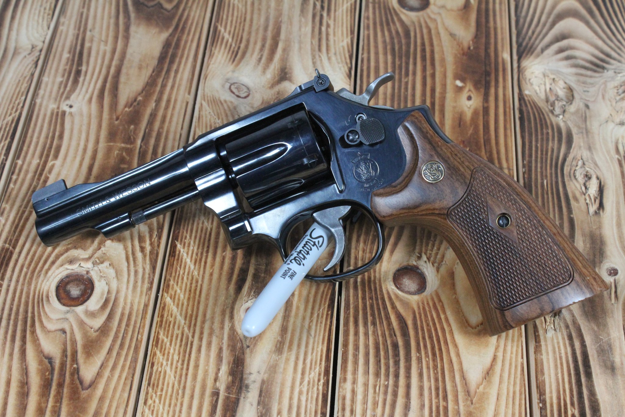 SMITH & WESSON 48