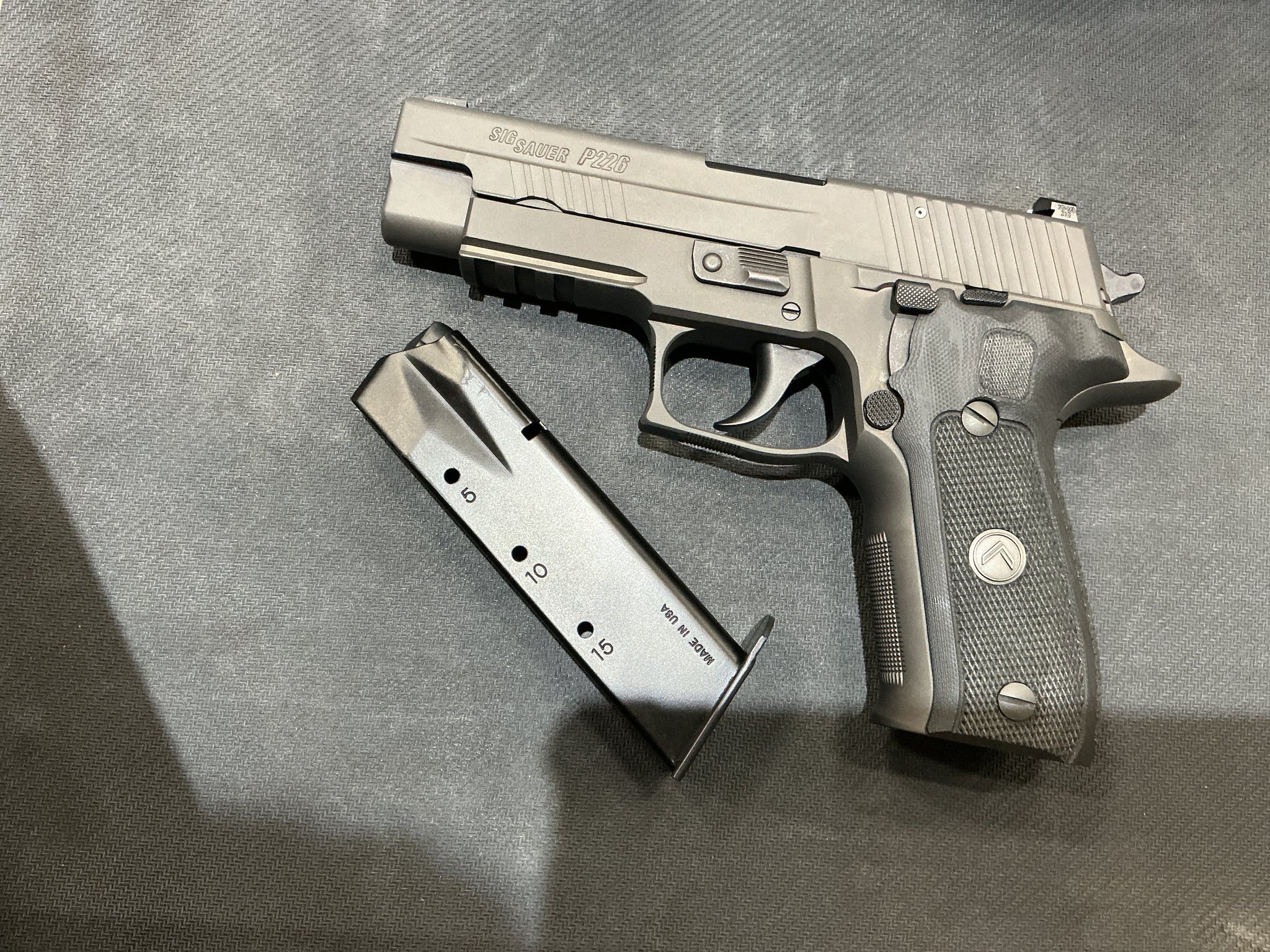 SIG SAUER P226
