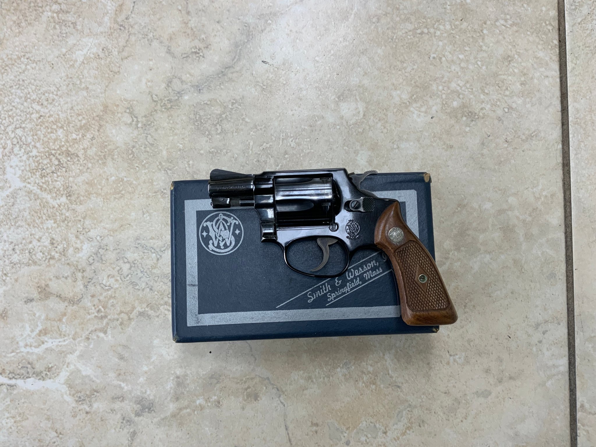 SMITH & WESSON MODEL 37