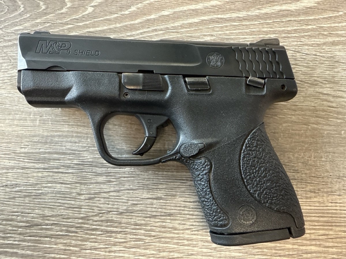 SMITH & WESSON M&P9 SHIELD