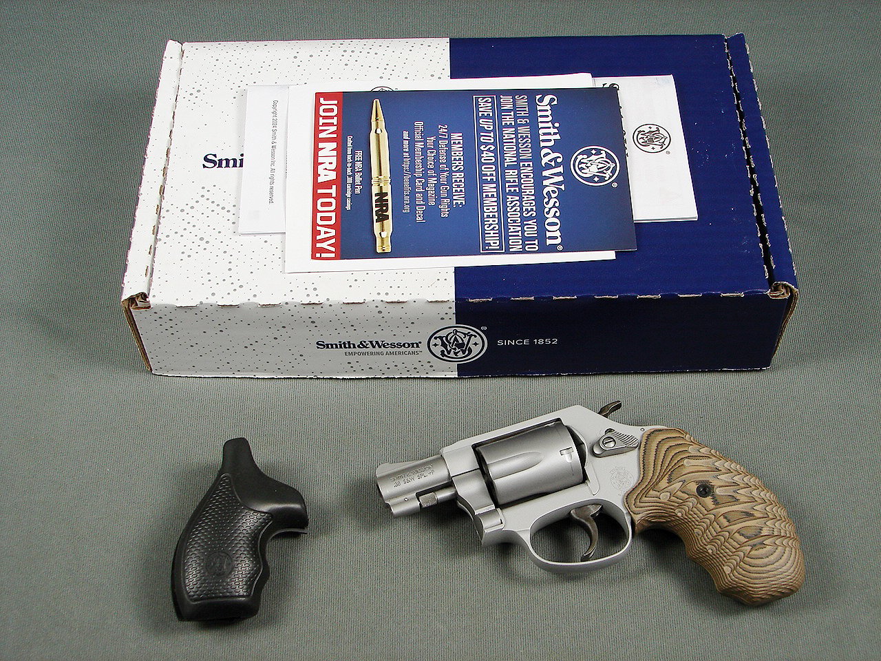 SMITH & WESSON M637 163050