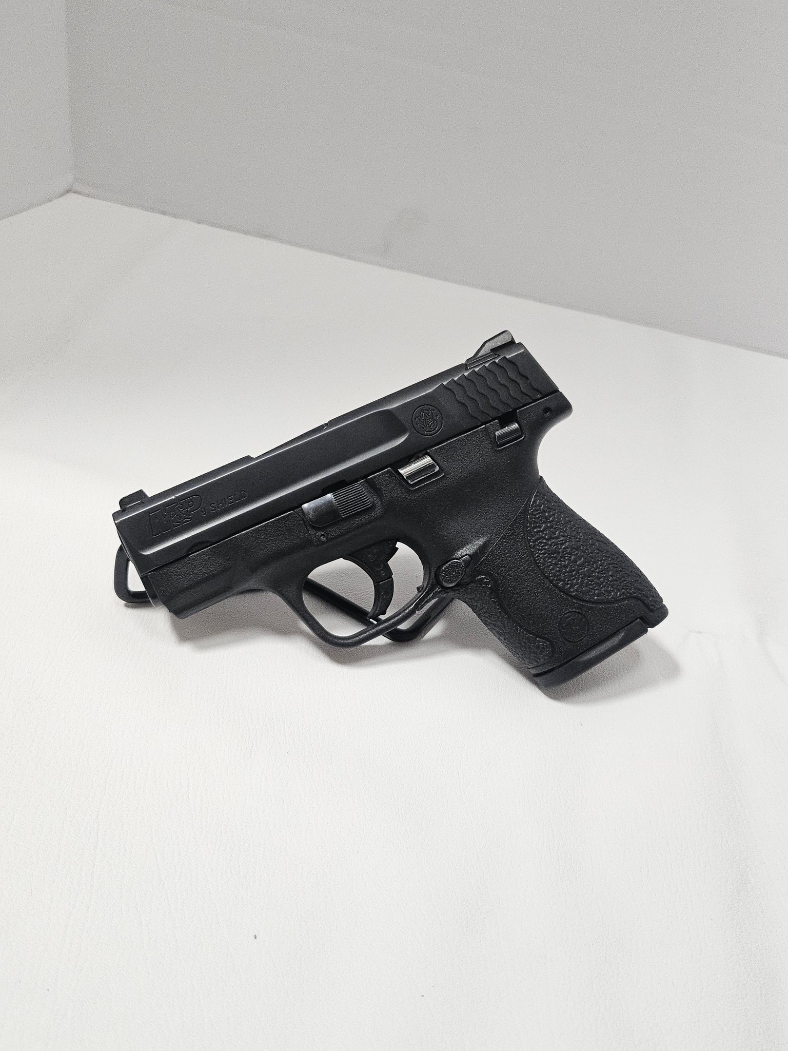 SMITH & WESSON M&P 9 SHIELD