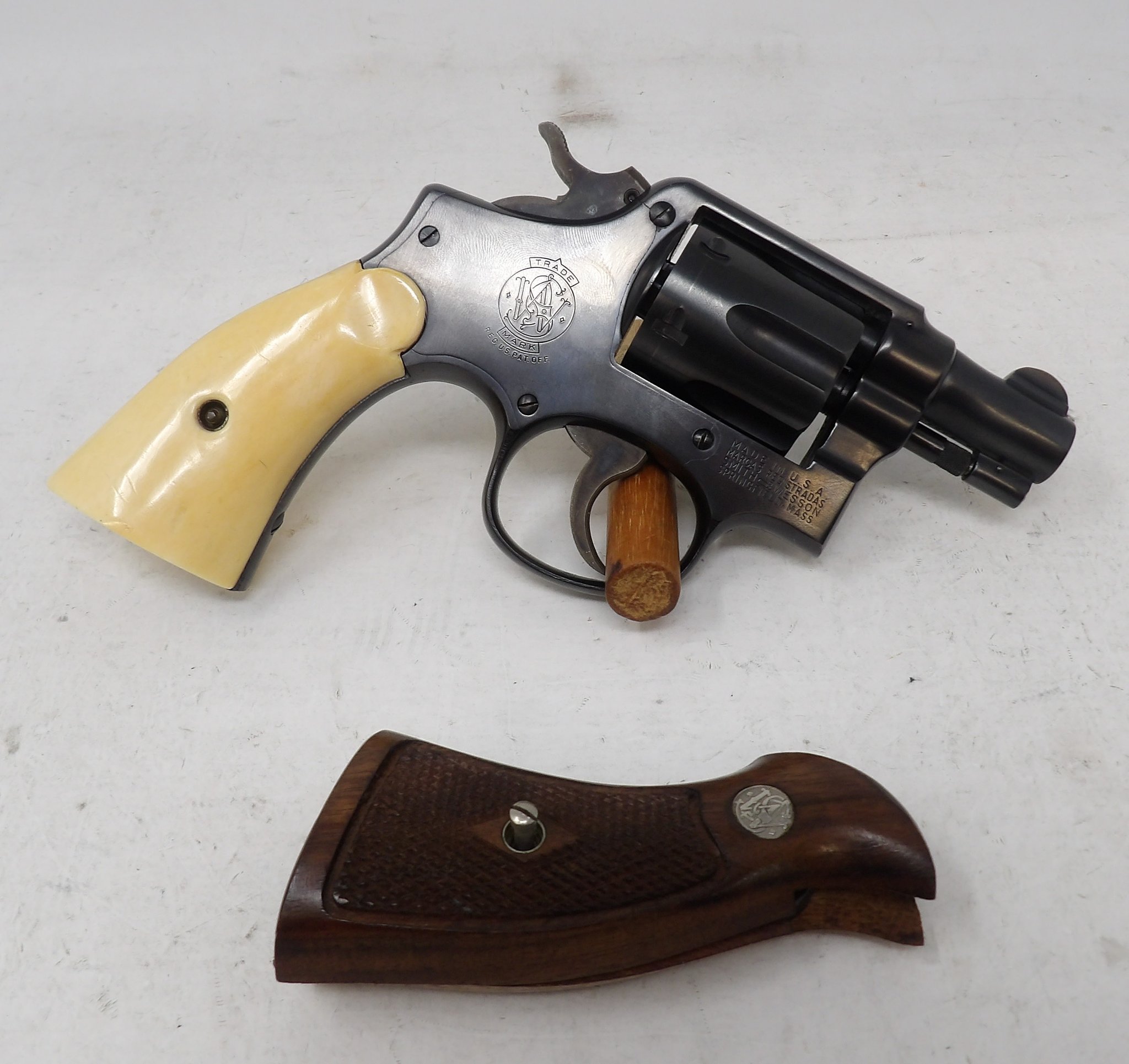 SMITH & WESSON MODEL 10
