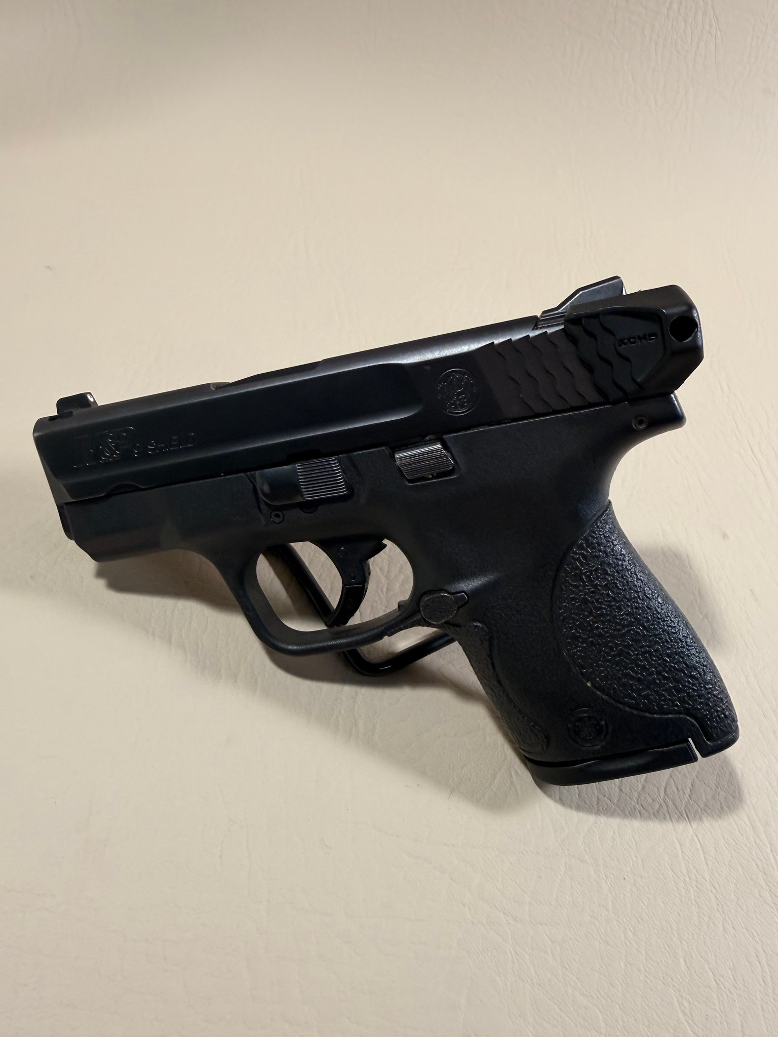 SMITH & WESSON M&P 9 SHIELD