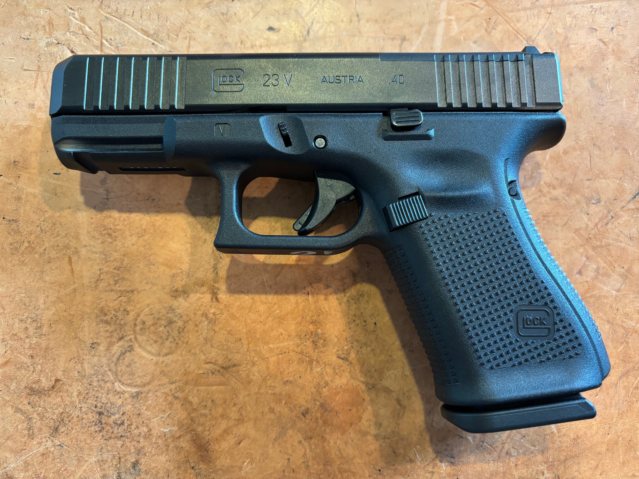 GLOCK 23V
