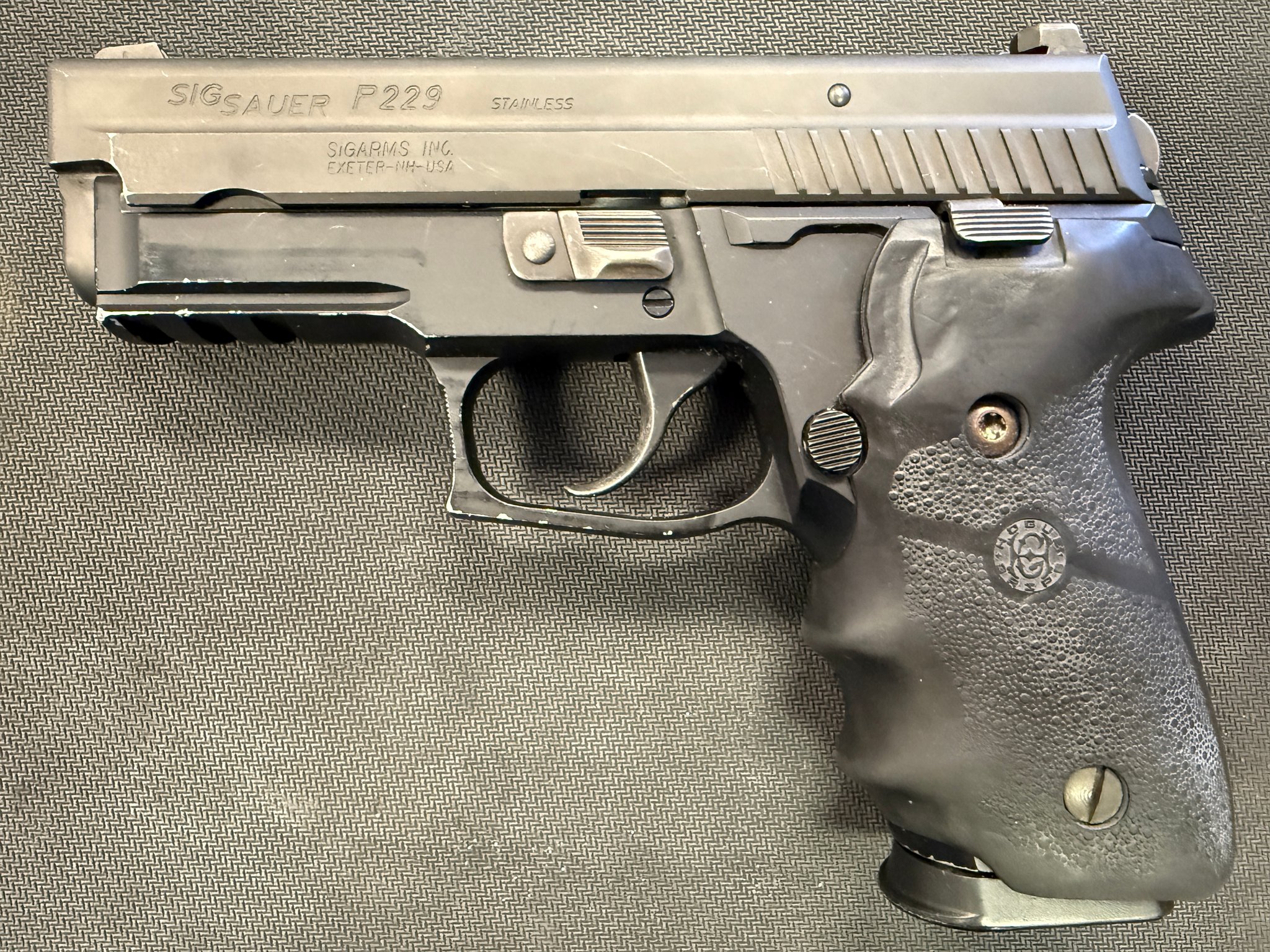 SIG SAUER P229