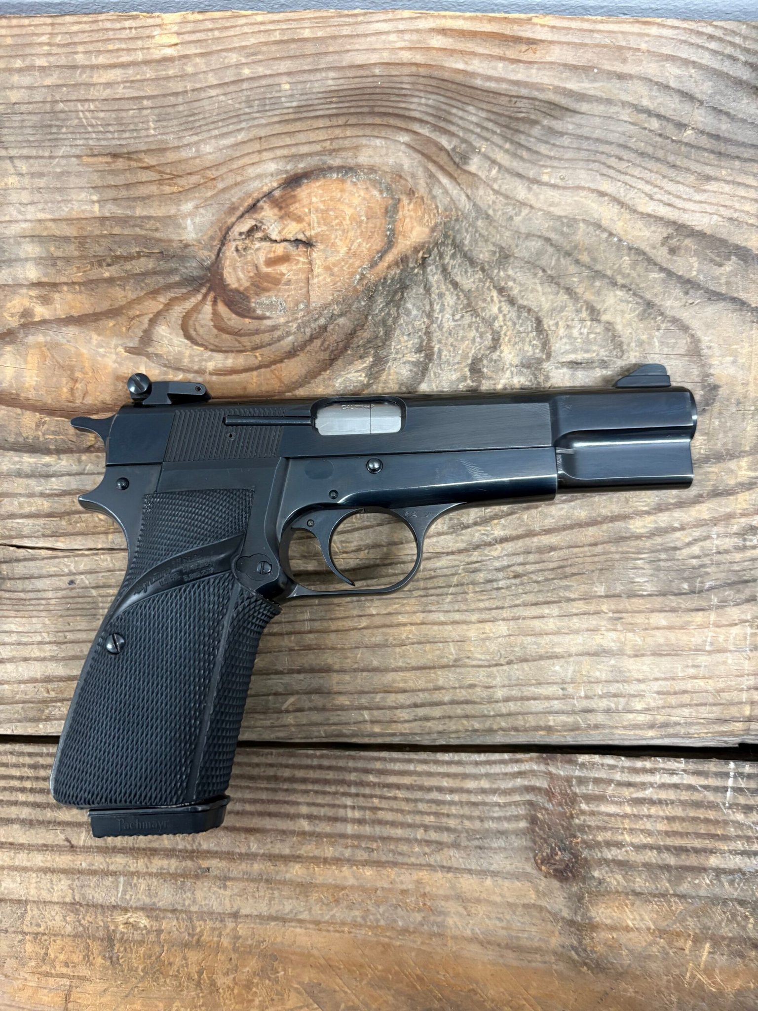 BROWNING Browning Hi Power, Made in 1976, 9mm, Semi-Auto, Blued Finish, Adjustable Rear Sight, 4.7" Barrel, 2 Magazines, W/ Black Leather Pistol Case