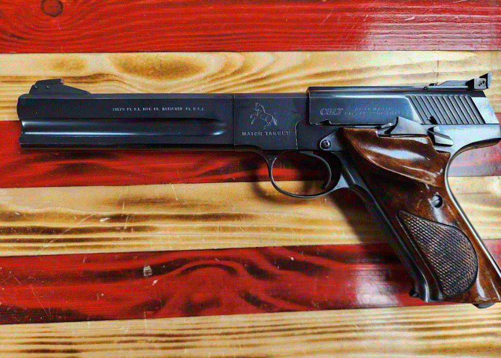 COLT Colt Match Target semi-auto pistol in 22LR with OEM case & 1 magazine