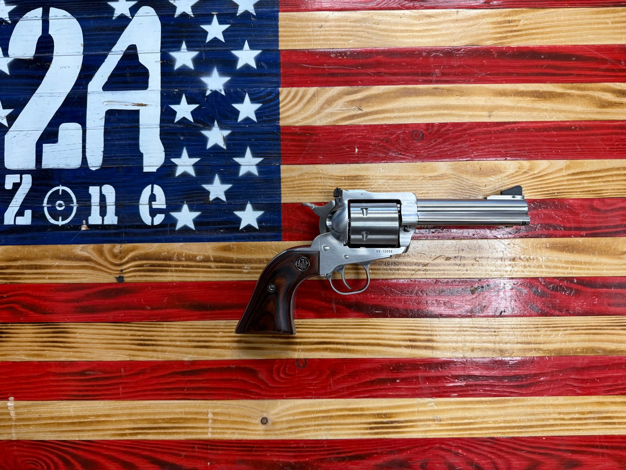 RUGER Ruger, New Model Super Blackhawk, Single Action, 44 REM MAG, 4.6" Barrel, Stainless, OEM Case, OEM Lock