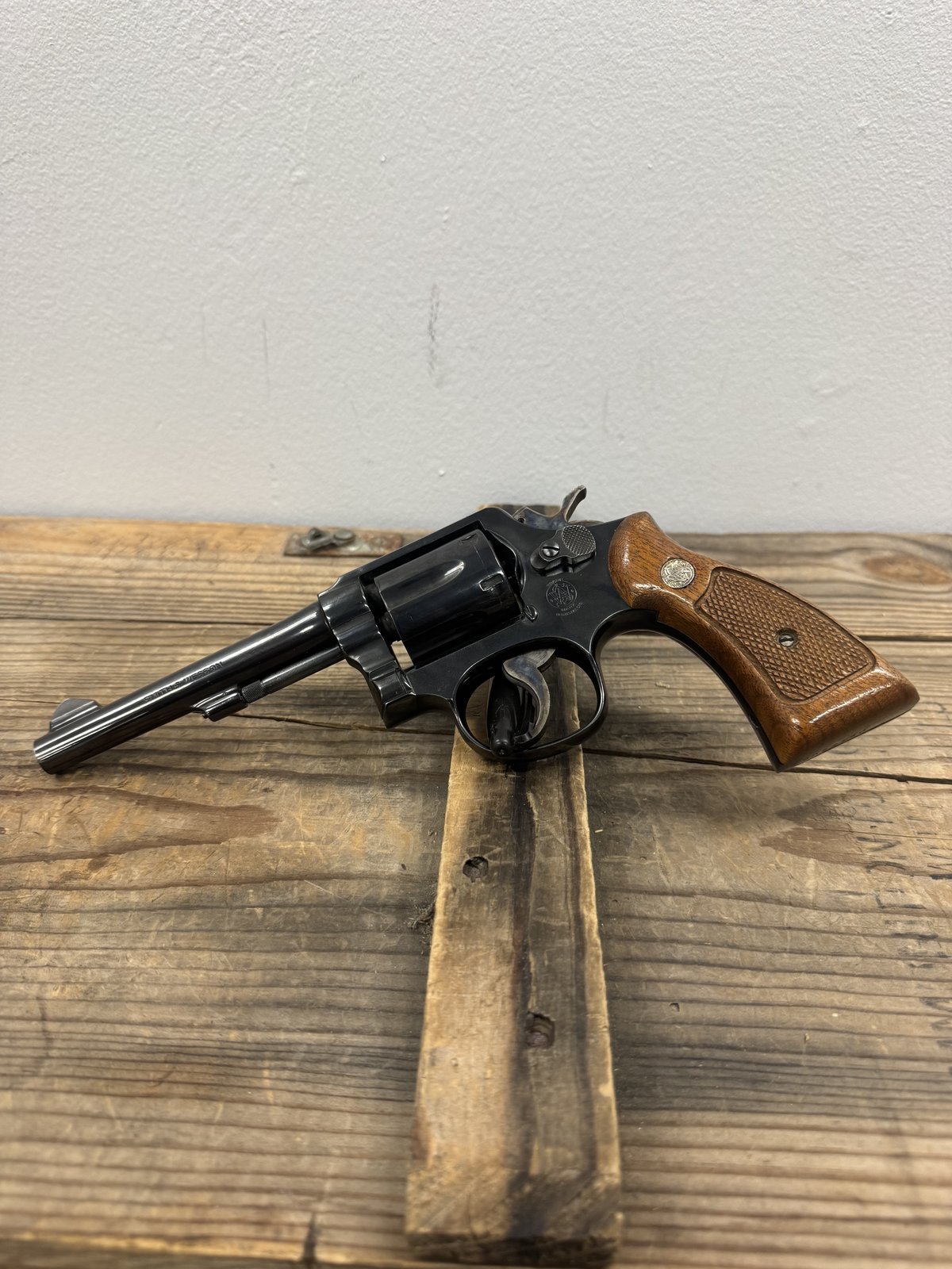 SMITH & WESSON Smith & Wesson, Model 10-7, DA, .38 SPL, 5"