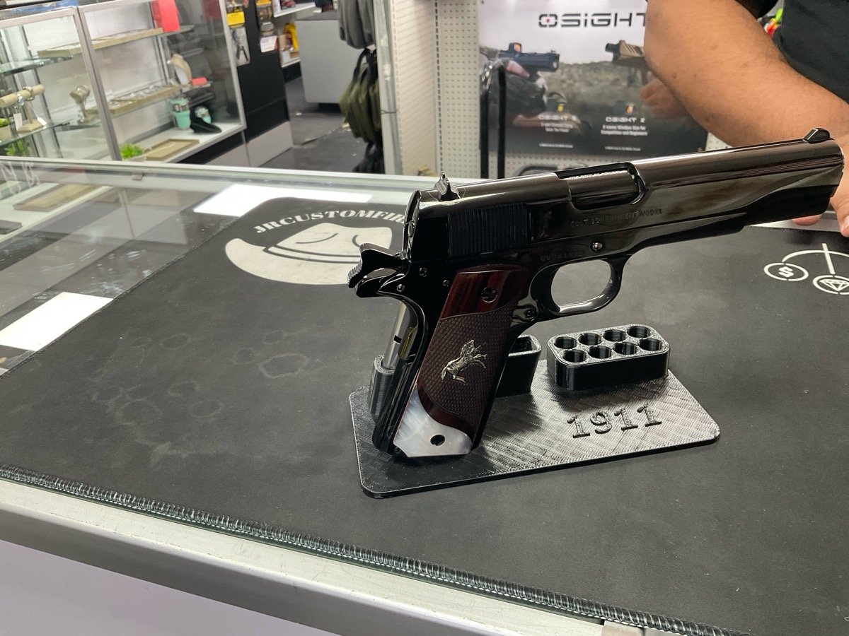 COLT GOVERNMENT (01911C-BS38)