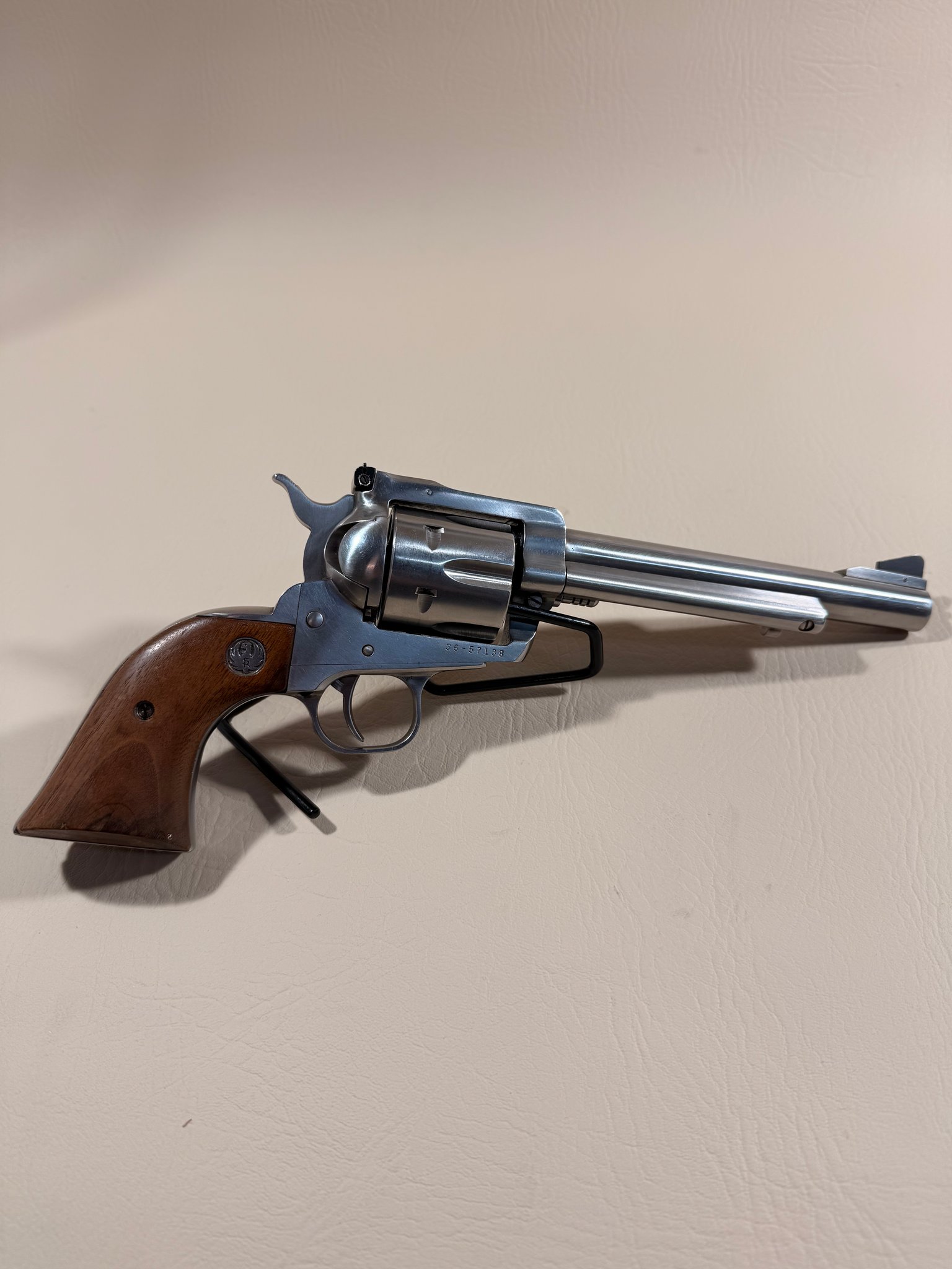 RUGER NEW MODEL BLACKHAWK