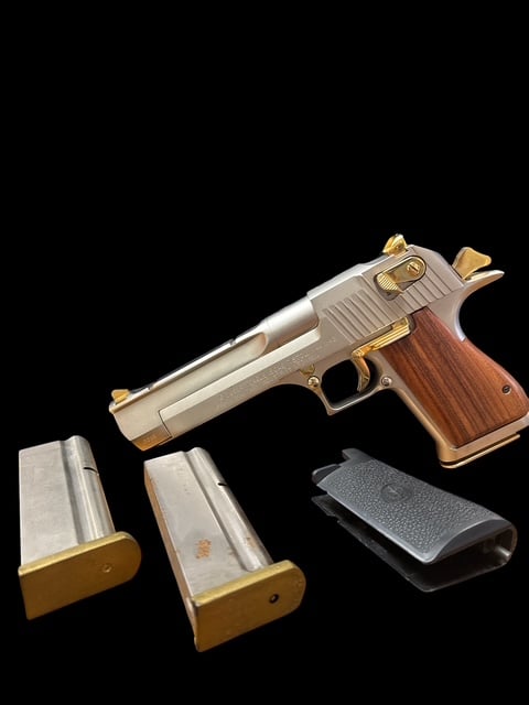 MAGNUM RESEARCH DESERT EAGLE