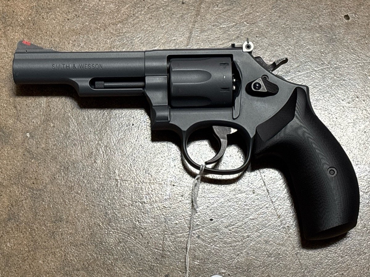 SMITH & WESSON 66-8