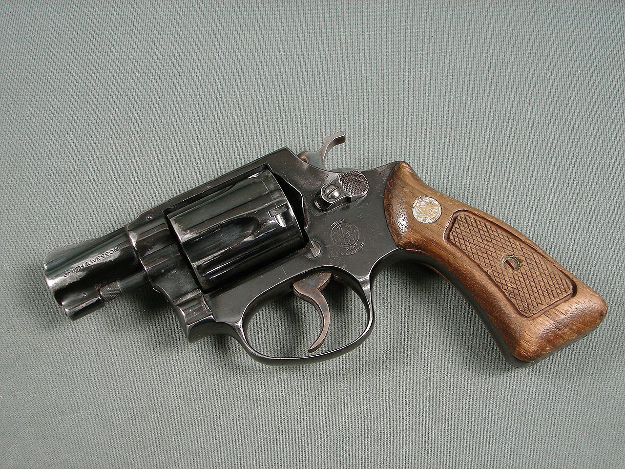 SMITH & WESSON 36