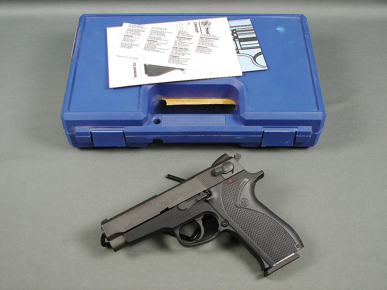 SMITH & WESSON 909