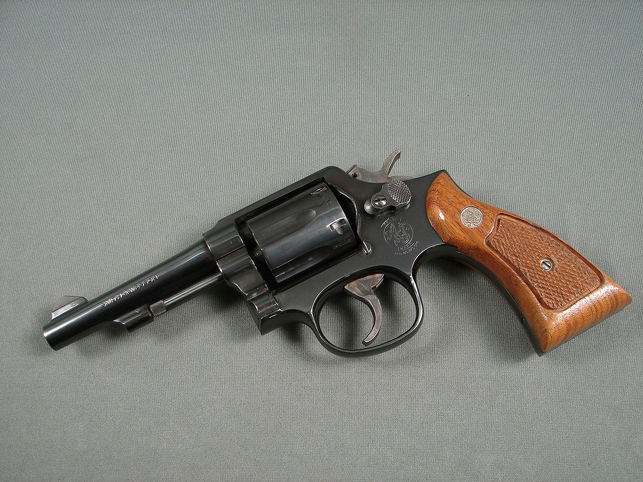 SMITH & WESSON 10-7