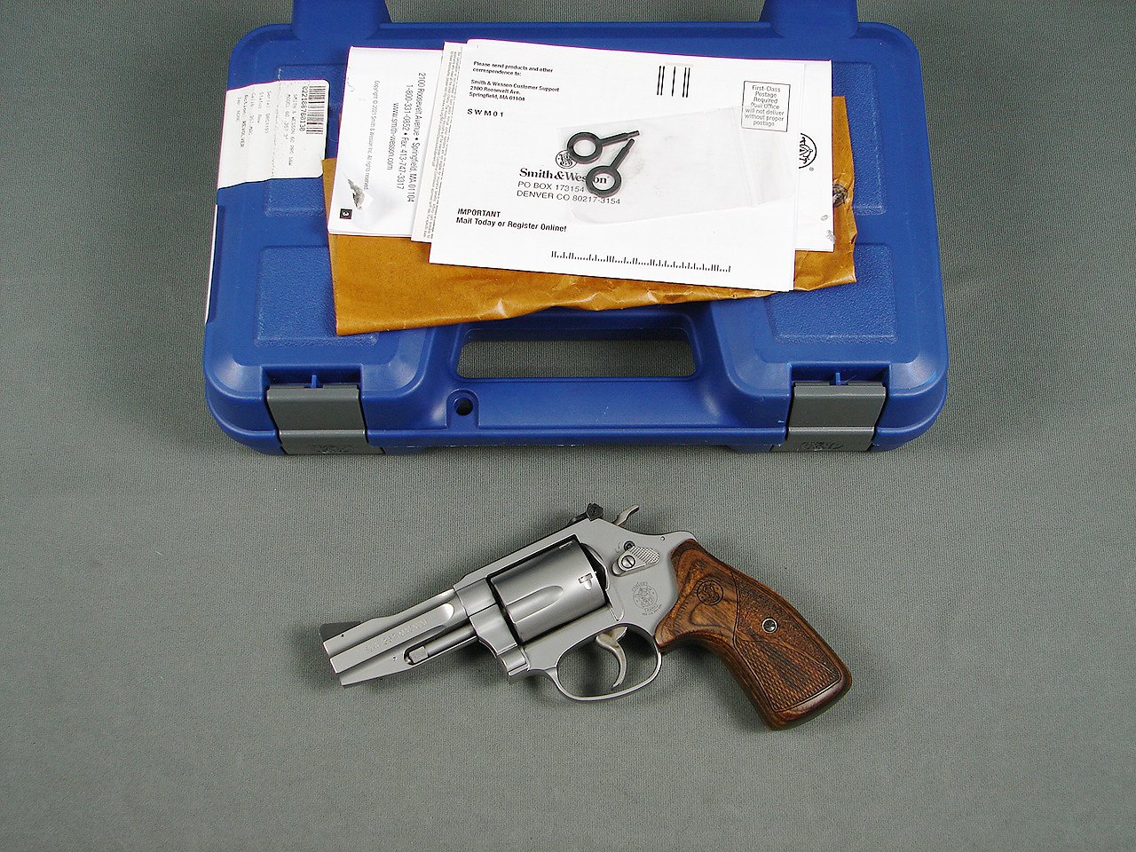 SMITH & WESSON 60-15