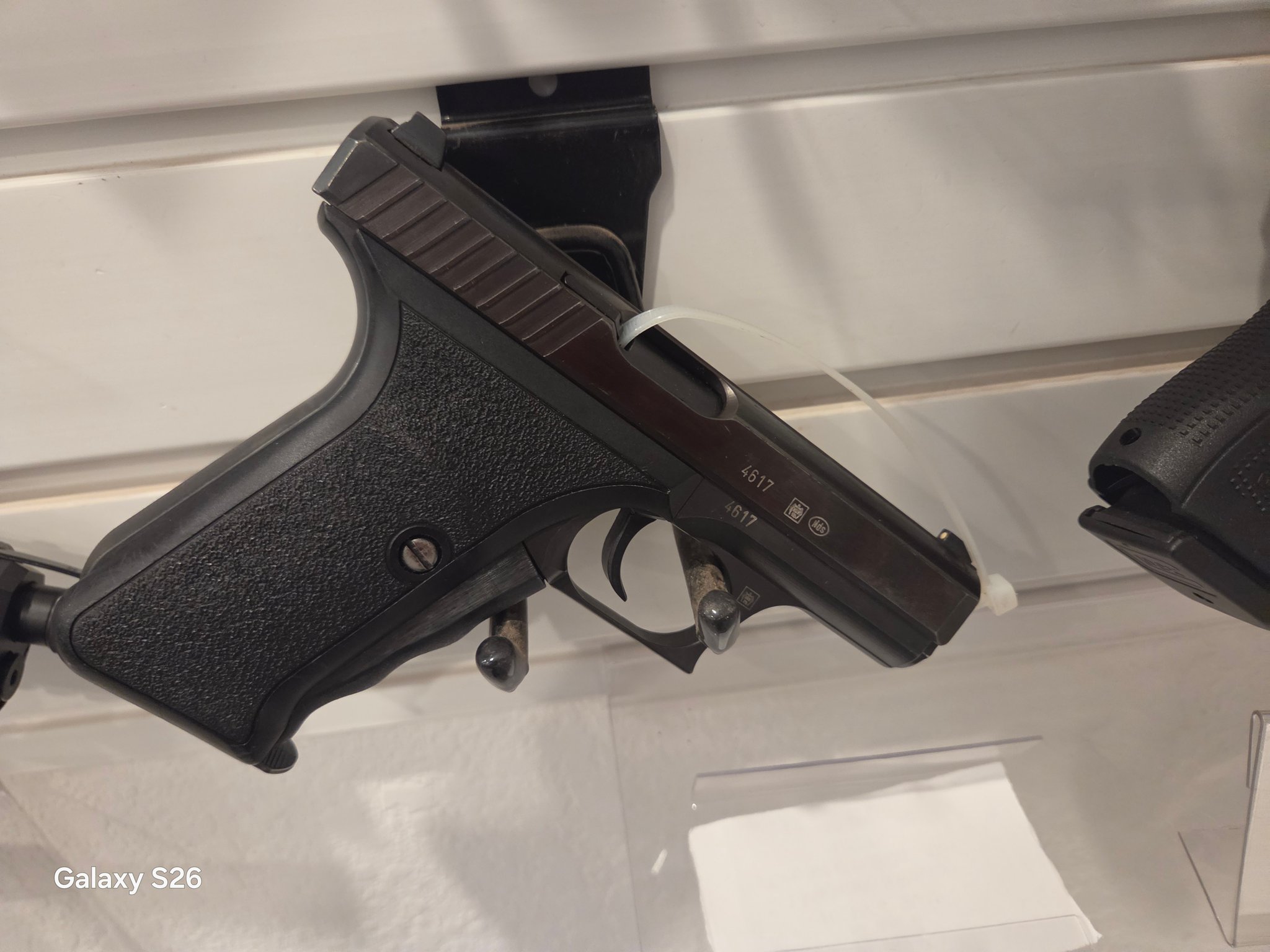 HECKLER & KOCH P7