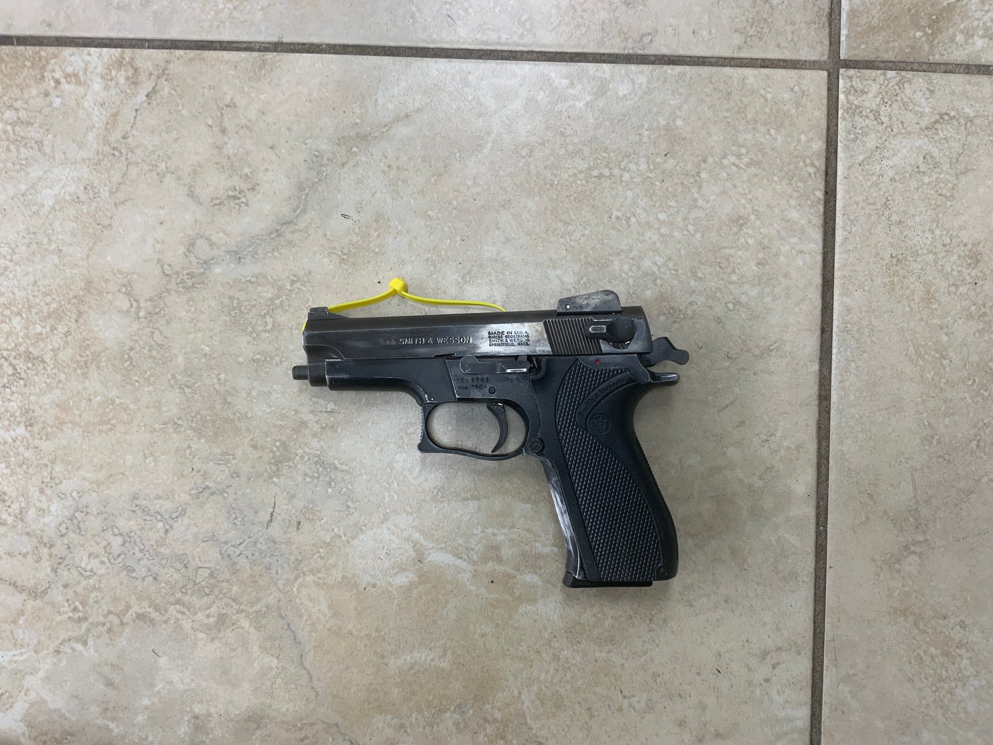 SMITH & WESSON MODEL 5904