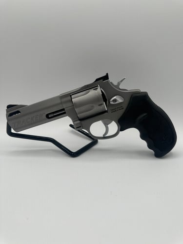 TAURUS TRACKER