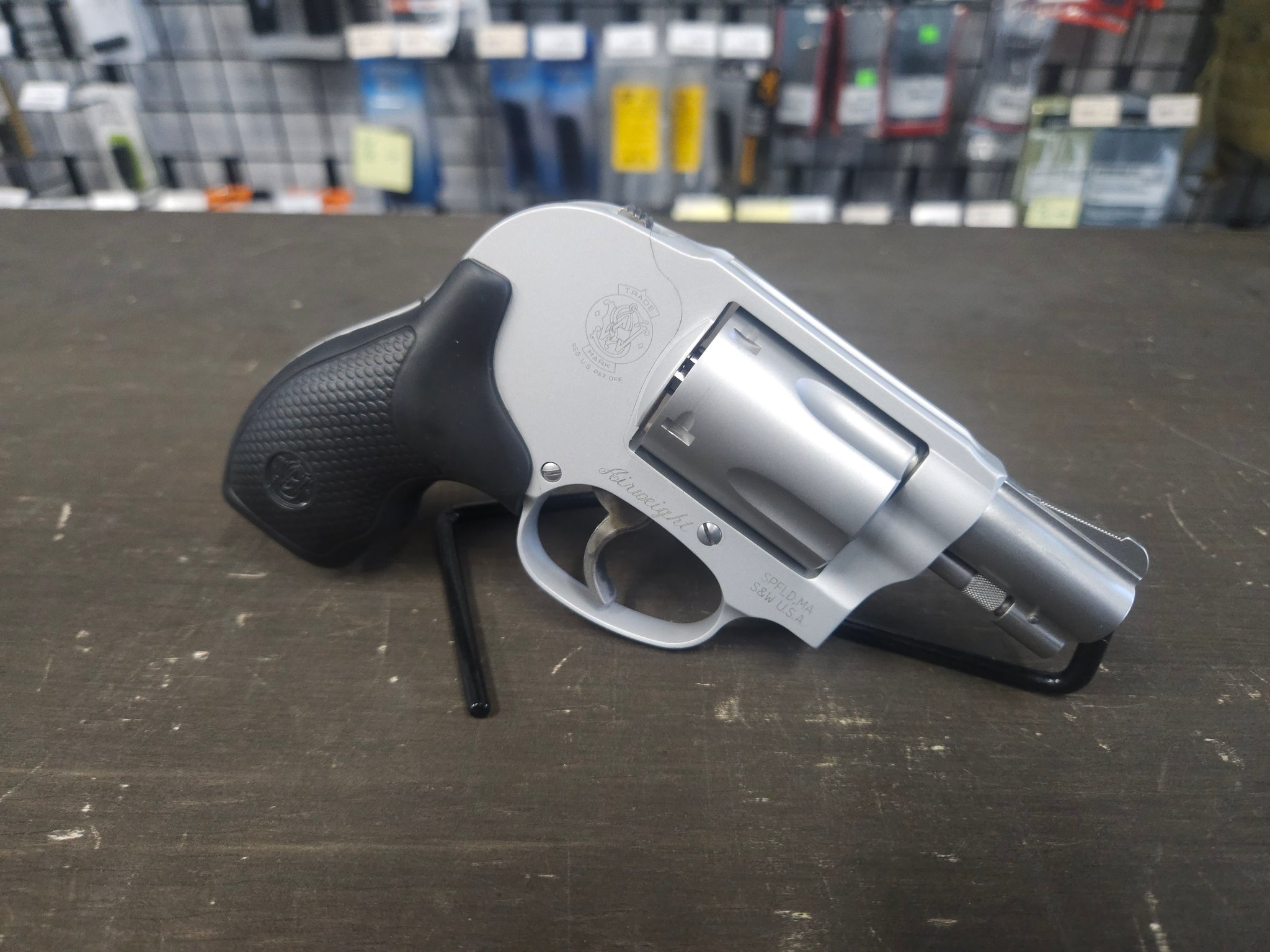 SMITH & WESSON 638-2