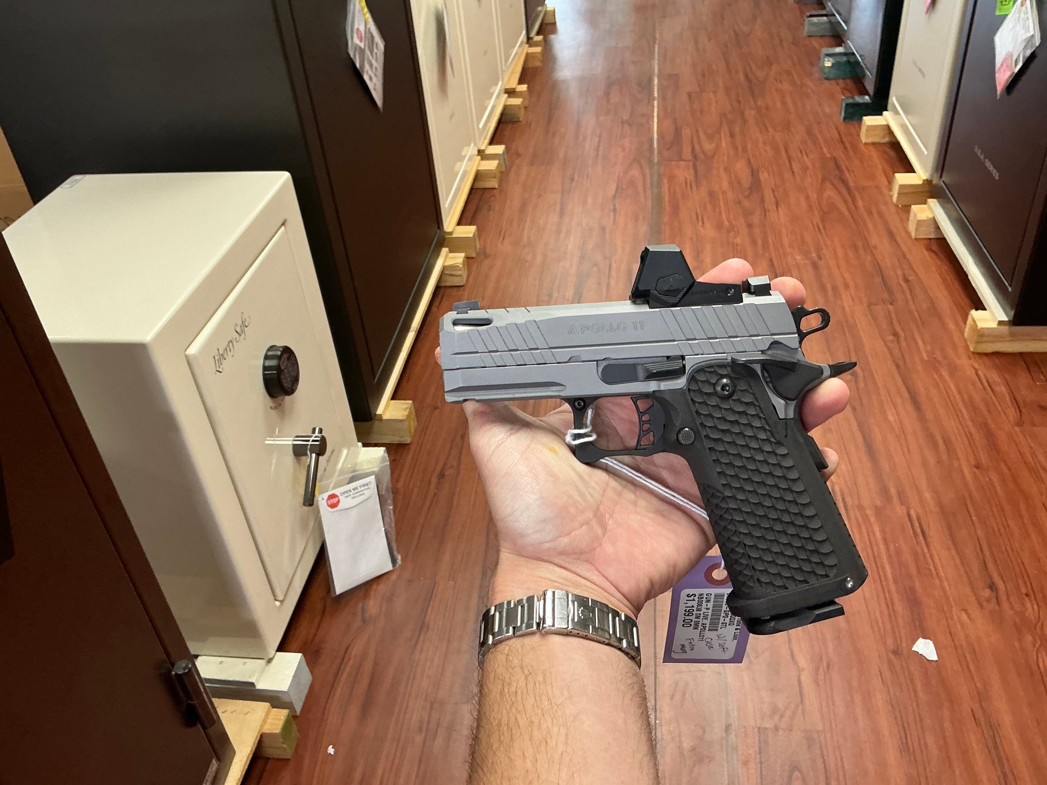 LIVE FREE ARMORY APOLLO 11 COMPACT [ELITE GREY]
