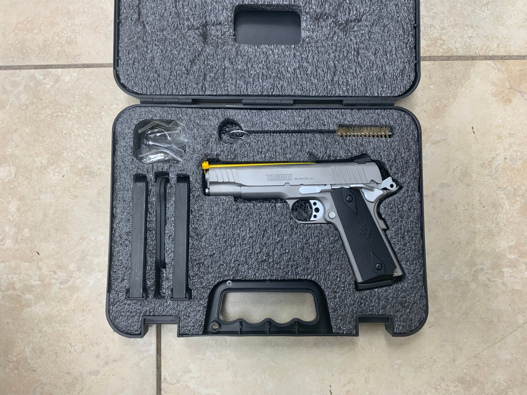 TAURUS 1911 45 ACP