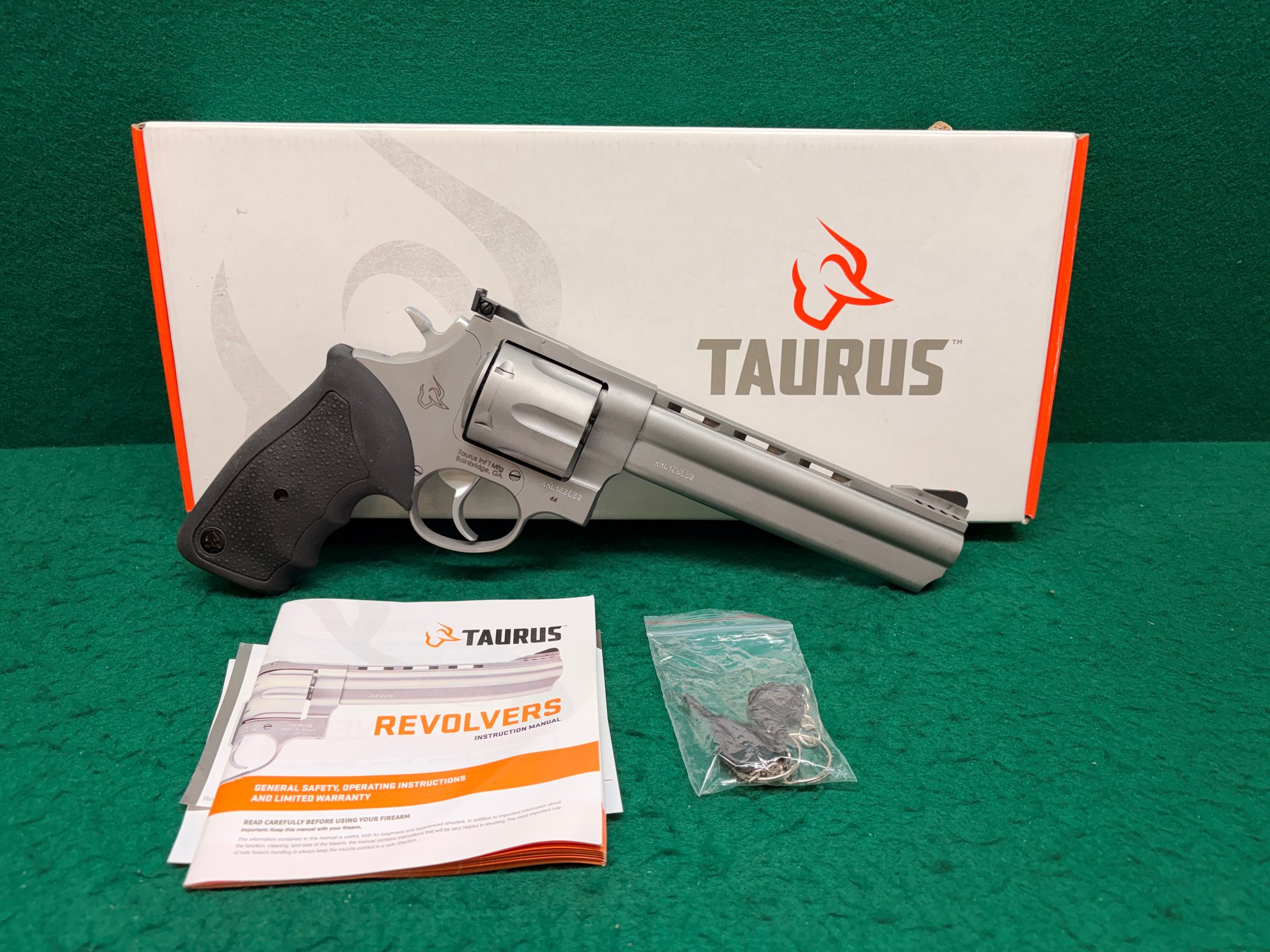 TAURUS 44