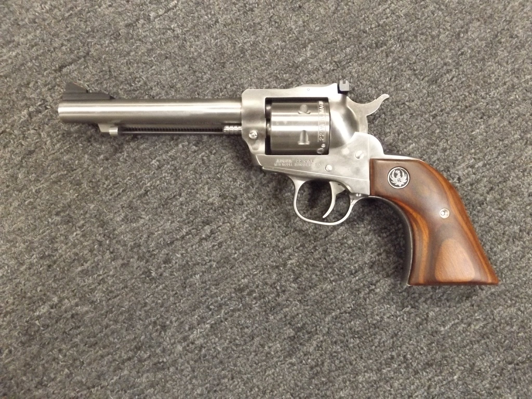 RUGER NEW MODEL SINGLE-SIX