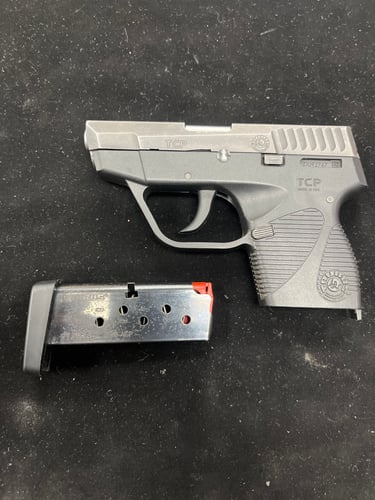 TAURUS PT 738