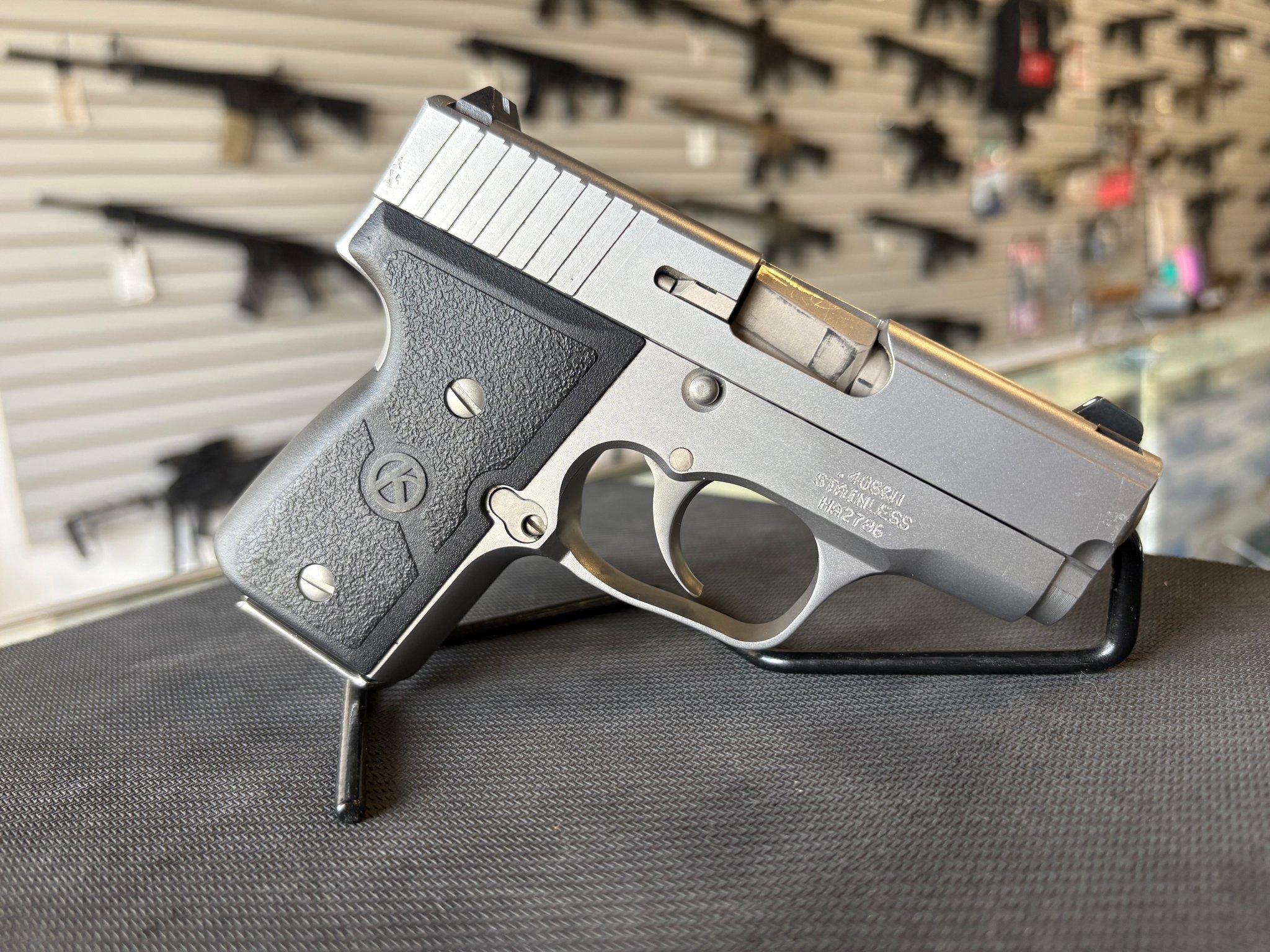 KAHR ARMS MK40
