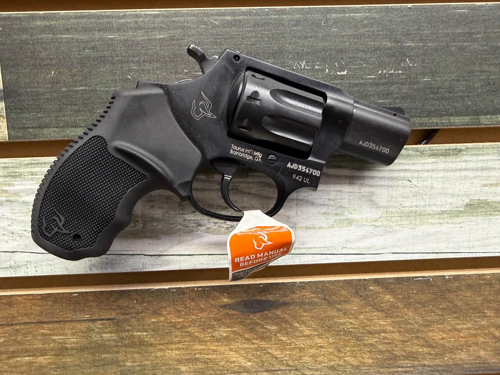 TAURUS 942