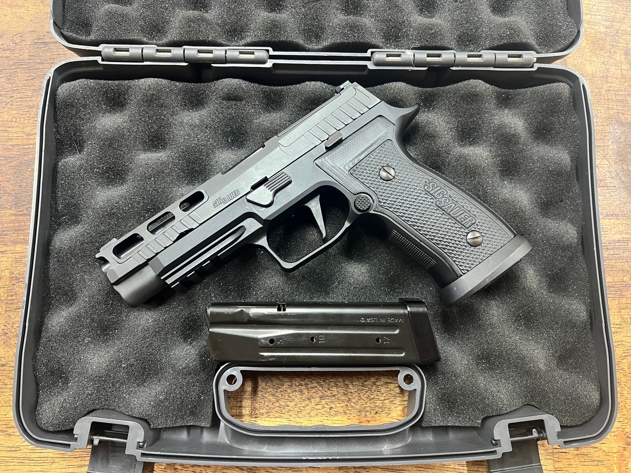 SIG SAUER P320 AXG PRO