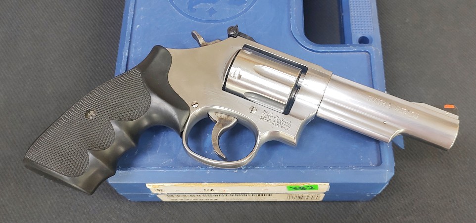 SMITH & WESSON 66-6