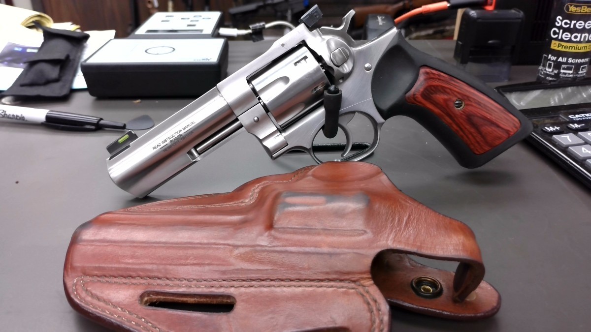RUGER GP100 STAINLESS